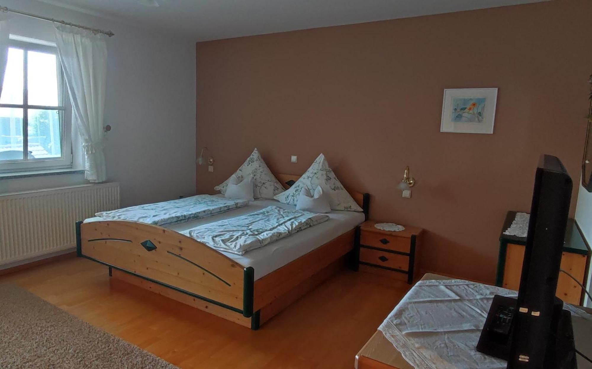 Fenzl Farm stay *